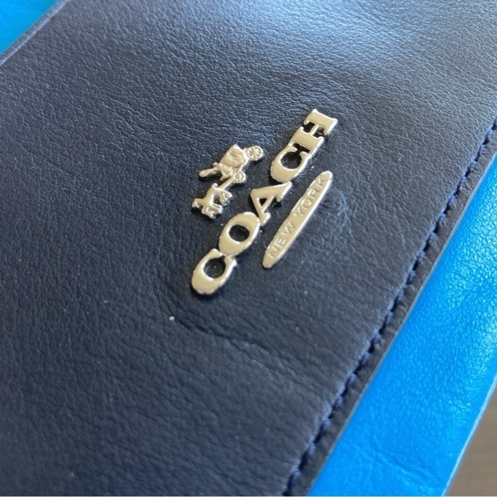 Coach Color block Wristlet -EUC - Picture 3 of 6